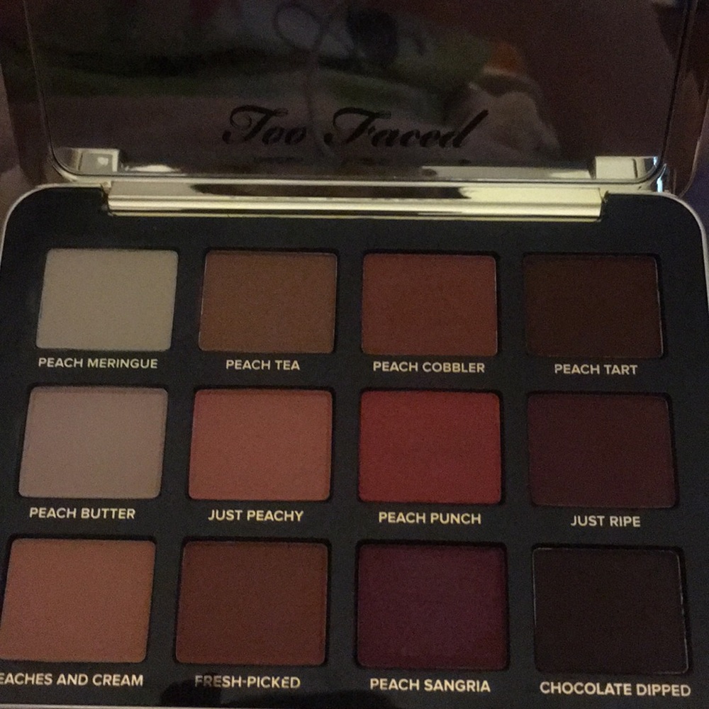 Too faced just peachy mattes palette